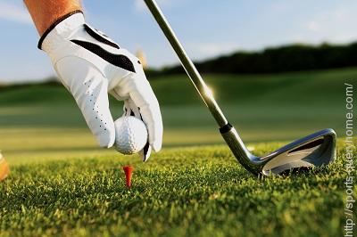 What is the maximum number of clubs with which a player may start a Golf round?