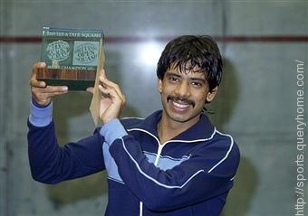 Jahangir Khan went 555 games unbeaten before losing to Ross Norman in 1986